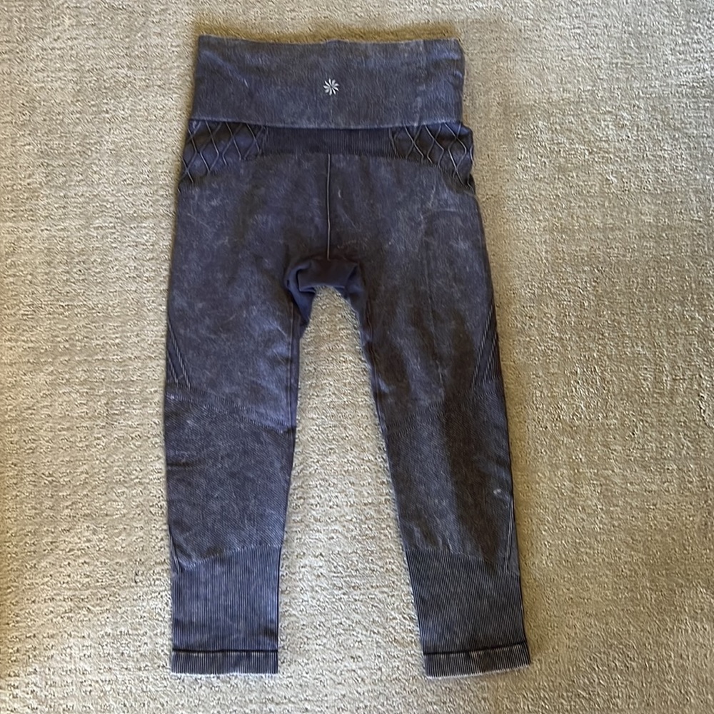 SOLDAthleta Yoga Pants Leggings Tights High Rise Cropped Small Medium EUC Purple - Picture 3 of 16